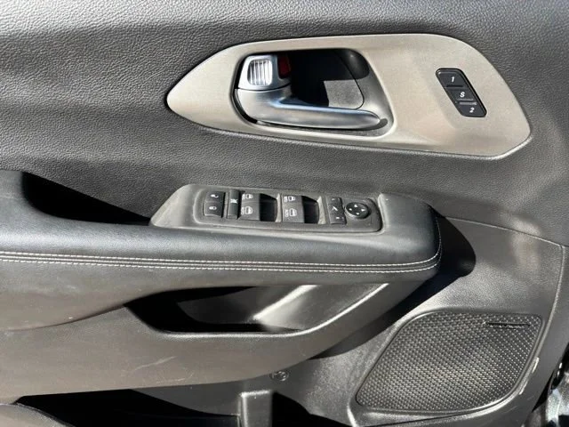 Used 2021 Black Chrysler Limited AWD image 12