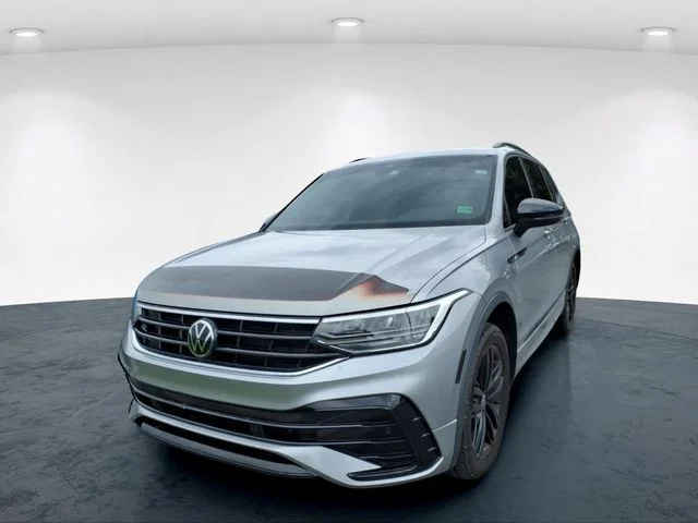 Used 2022 Silver Volkswagen 2.0T SE R-Line Black image 4