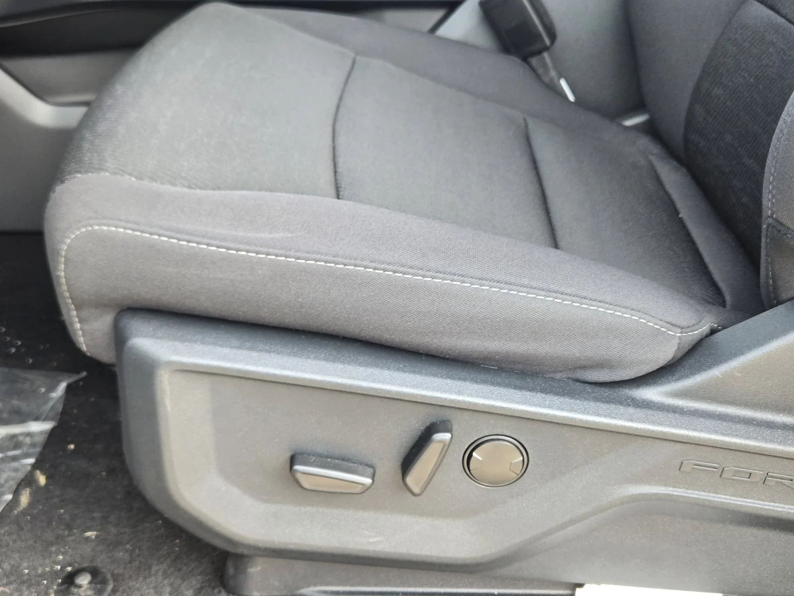 New 2026 Agate Black Metallic Ford XLT image 16