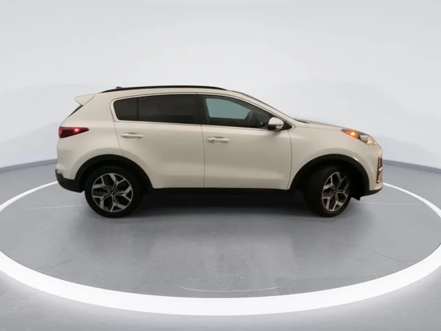 Used 2022 White Kia EX image 5