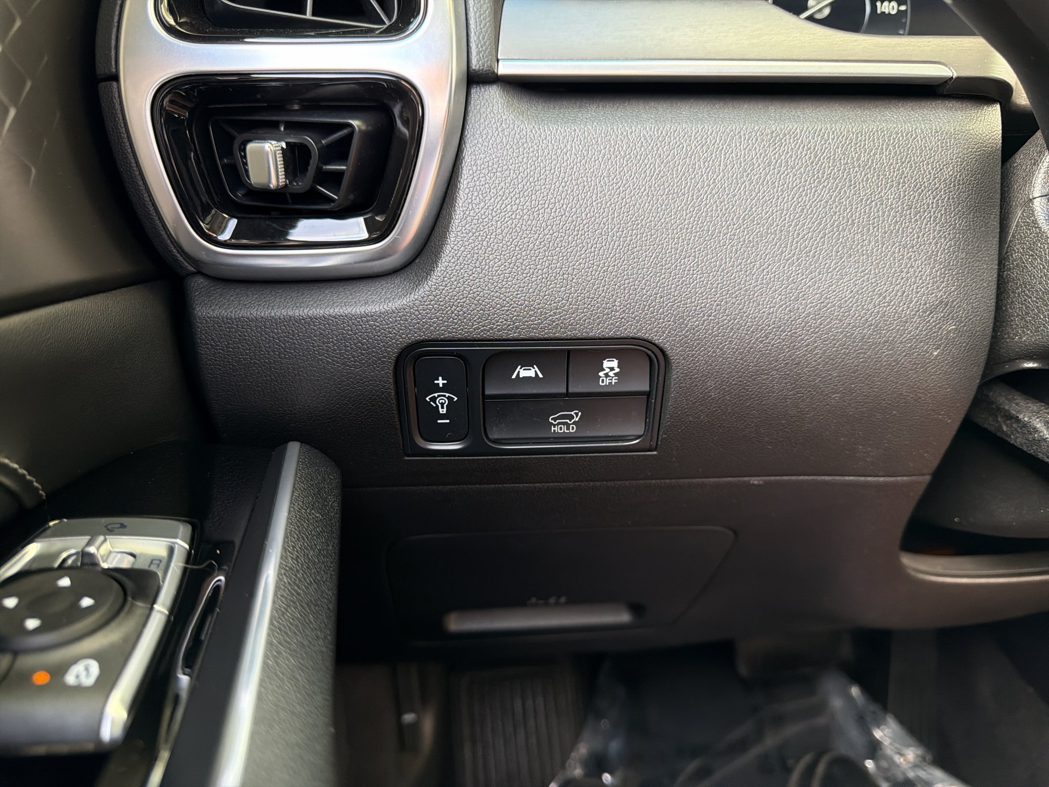 Certified Used 2023 Wolf Gray Kia SX image 28