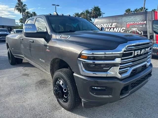 Used 2025 Crystal Metallic Ram Laramie image 2