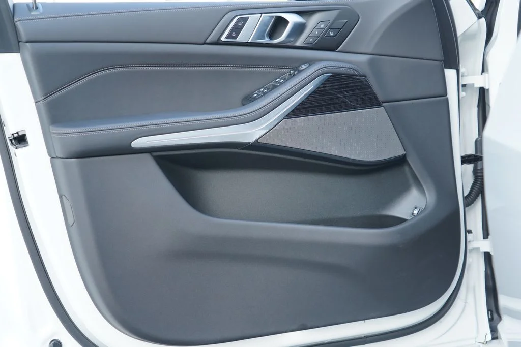 2026 BMW X5 50e - Photo 9