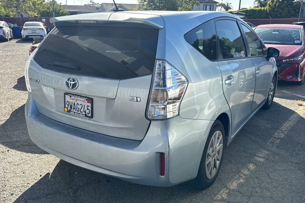 Used 2014 Blue Toyota Three image 5