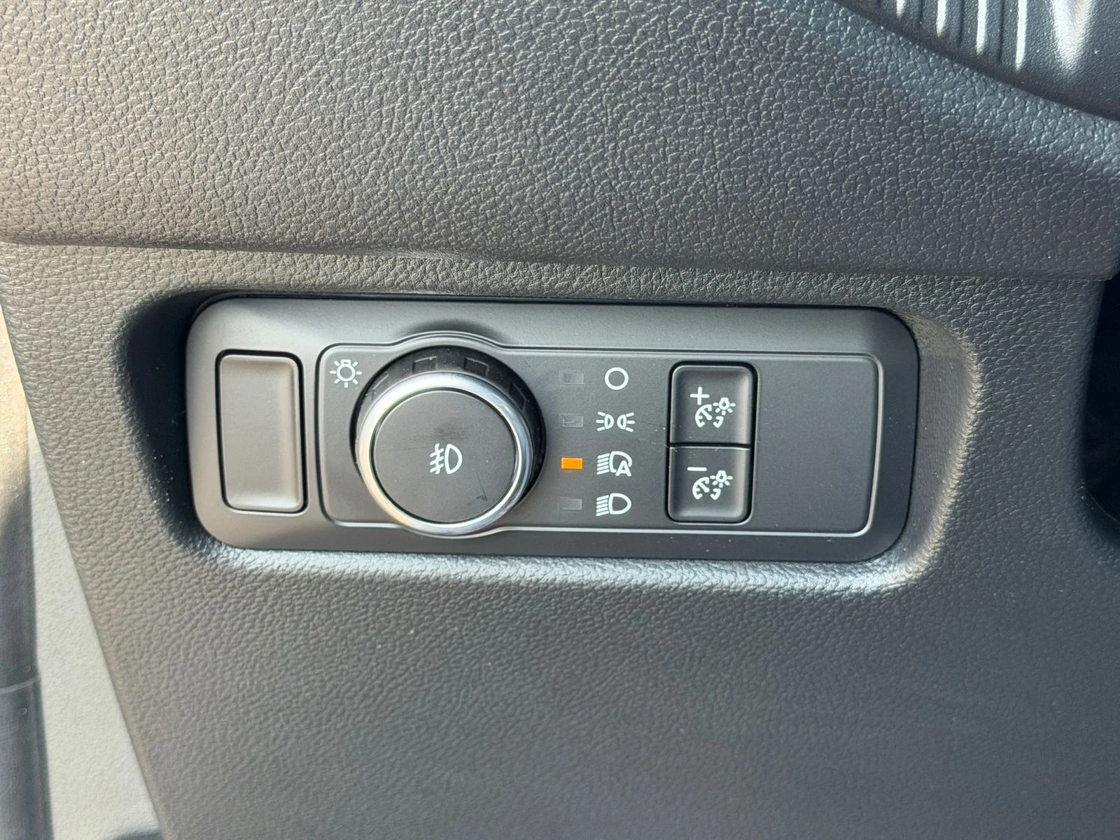New 2026 Carbonized Gray Metallic Ford XL image 32