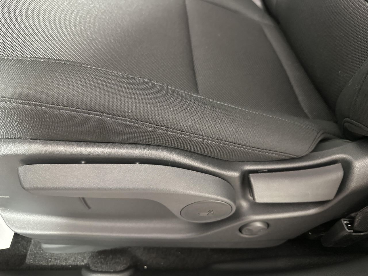 New 2026 Phantom Black Hyundai SE image 10