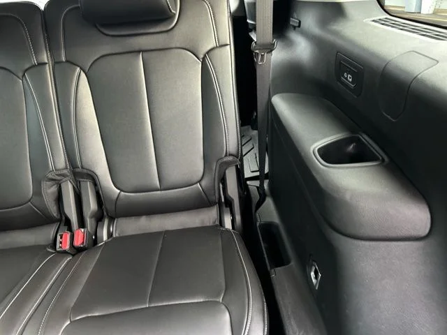 Used 2023 Gray Jeep Limited image 25