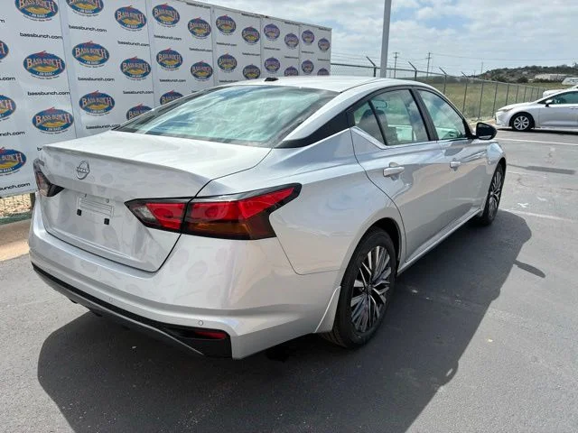 New 2026 Brilliant Silver Metallic Nissan 2.5 SV image 4