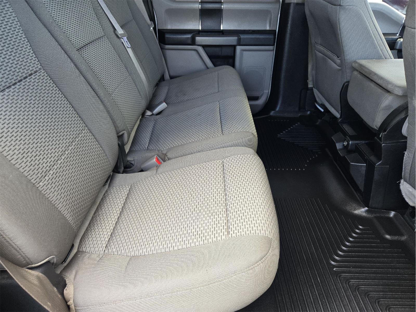 Used 2016 Oxford White FORD  image 31