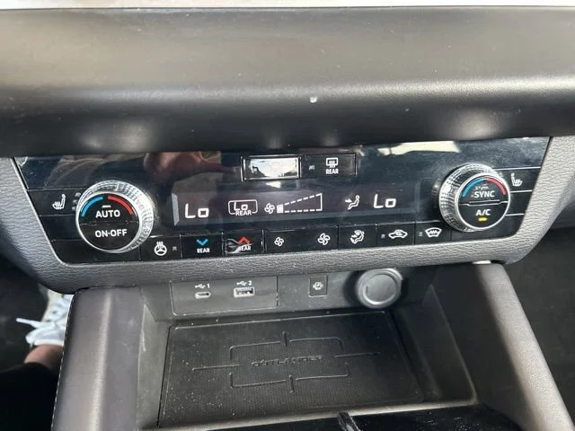 2025 Mitsubishi Outlander Plug-in Hybrid SEL Black Edition - Photo 24