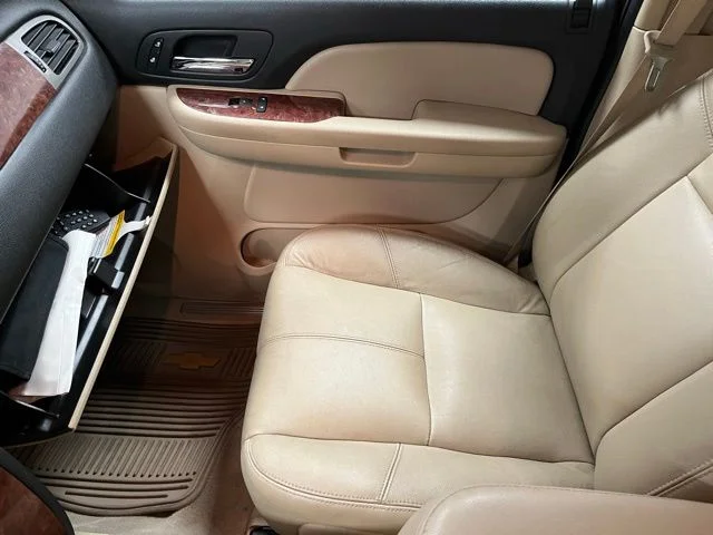 Used 2008 Red Chevrolet LTZ image 39