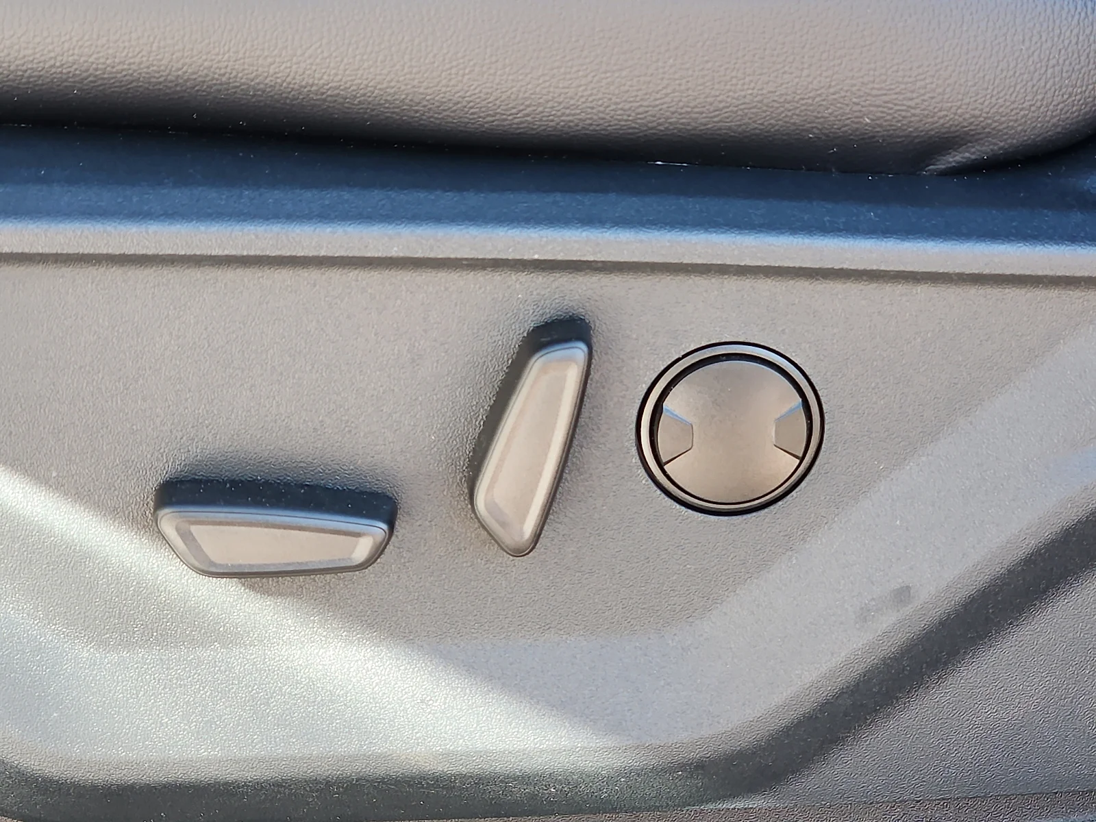 New 2026 Oxford White Ford Lariat image 16