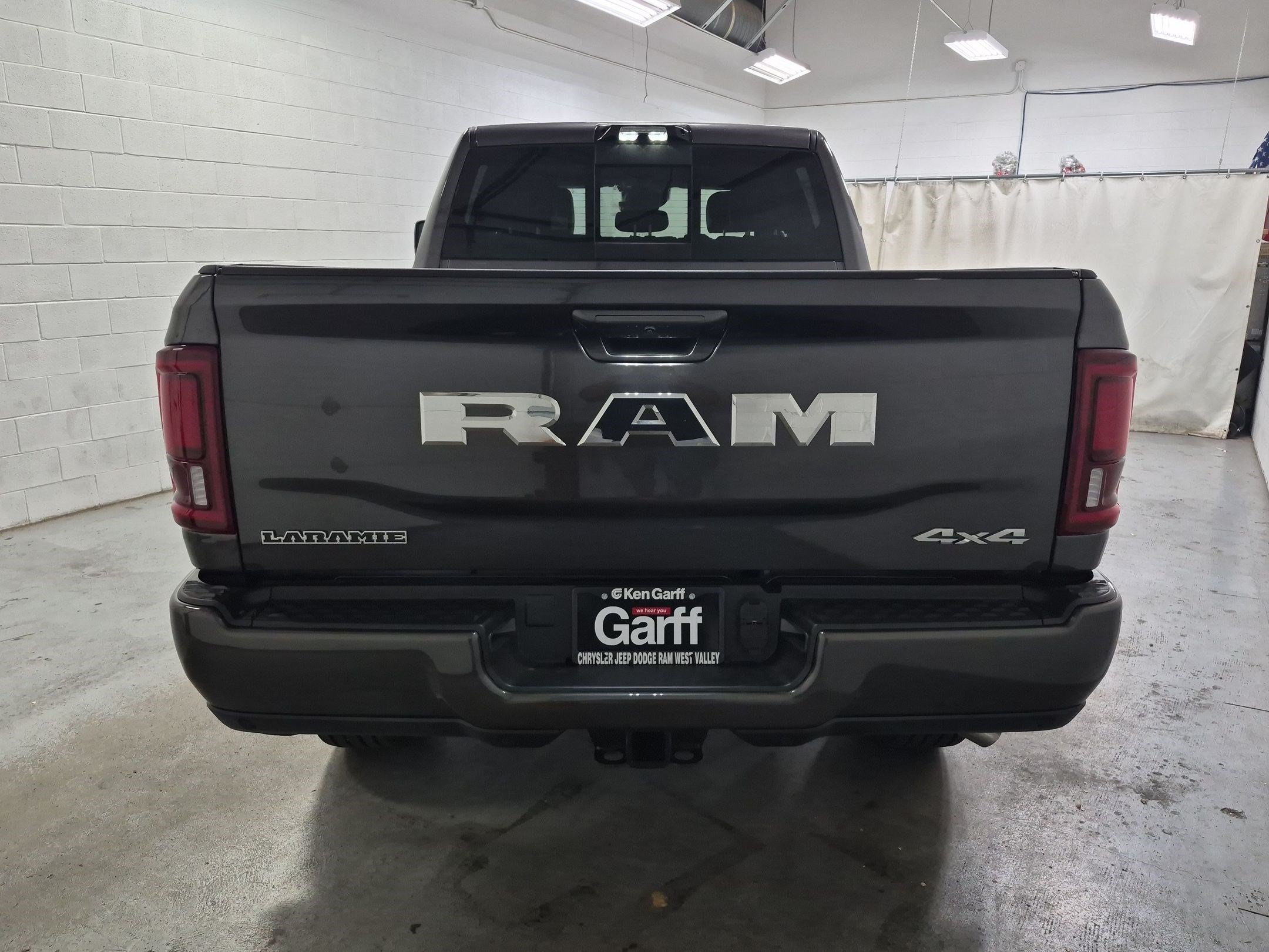 New 2026 Granite Crystal Metallic Clear-Coat Exterior Paint RAM Laramie image 4