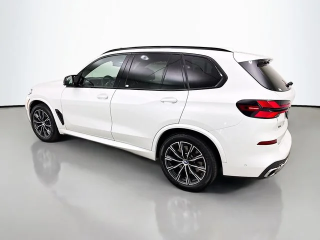 Used 2026 White BMW M60i image 5