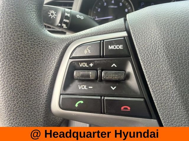 Used 2018 White Hyundai SE image 22