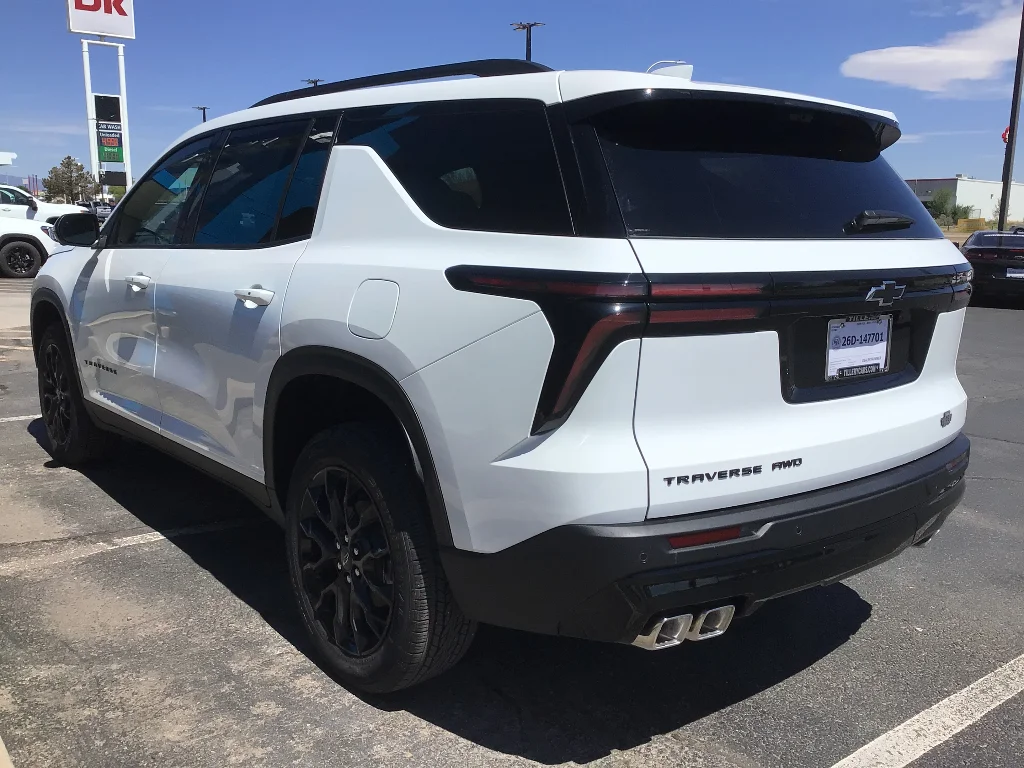 New 2026 Summit White Chevrolet LT image 4