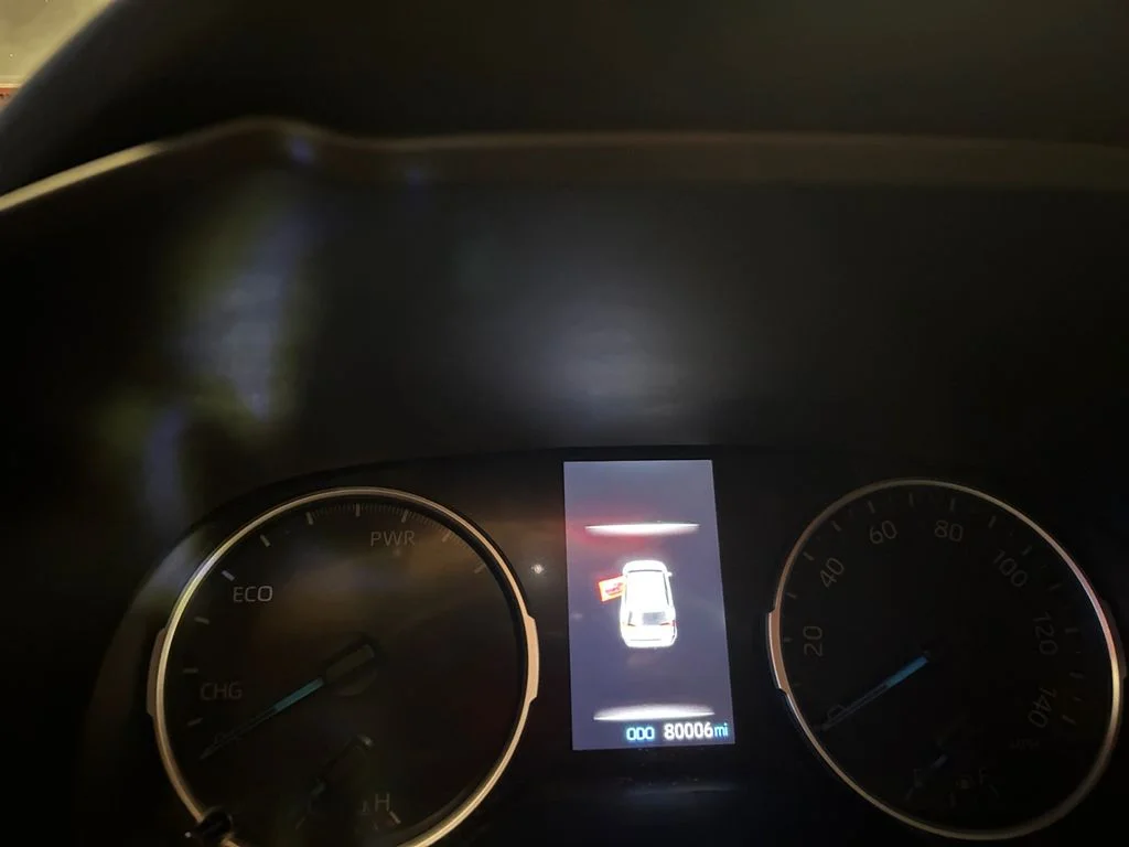 Used 2021 Pearl Toyota XLE Premium image 16