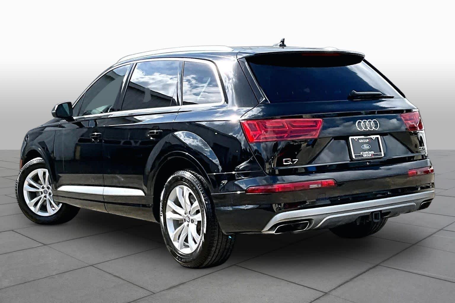 Used 2018 Orca Black Metallic Audi Premium image 12