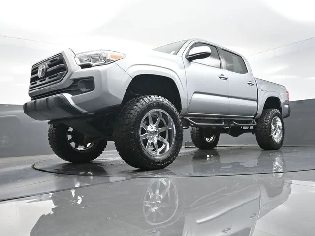 Used 2019 Silver Toyota SR image 33