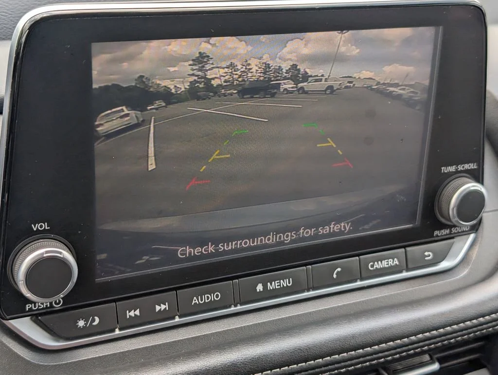 Used 2024 Gray Nissan SV image 18