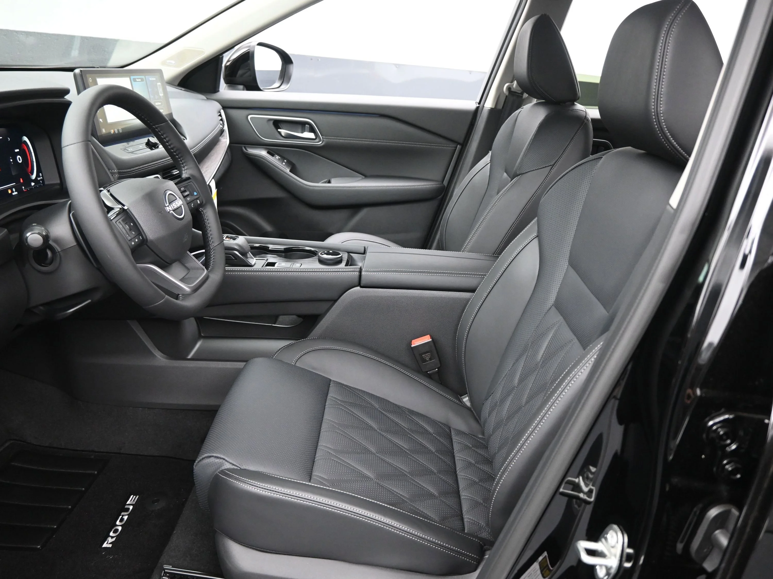 New 2026 Super Black Nissan Platinum image 9