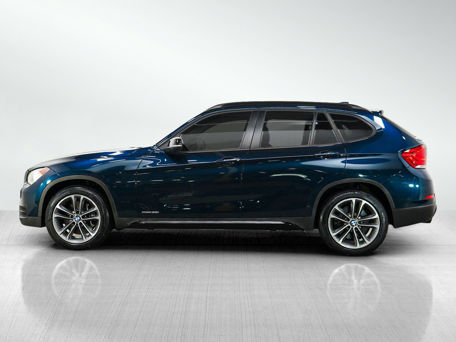 Used 2014 BMW X1 35i with VIN WBAVM5C58EVV93225 for sale in Burnsville, Minnesota