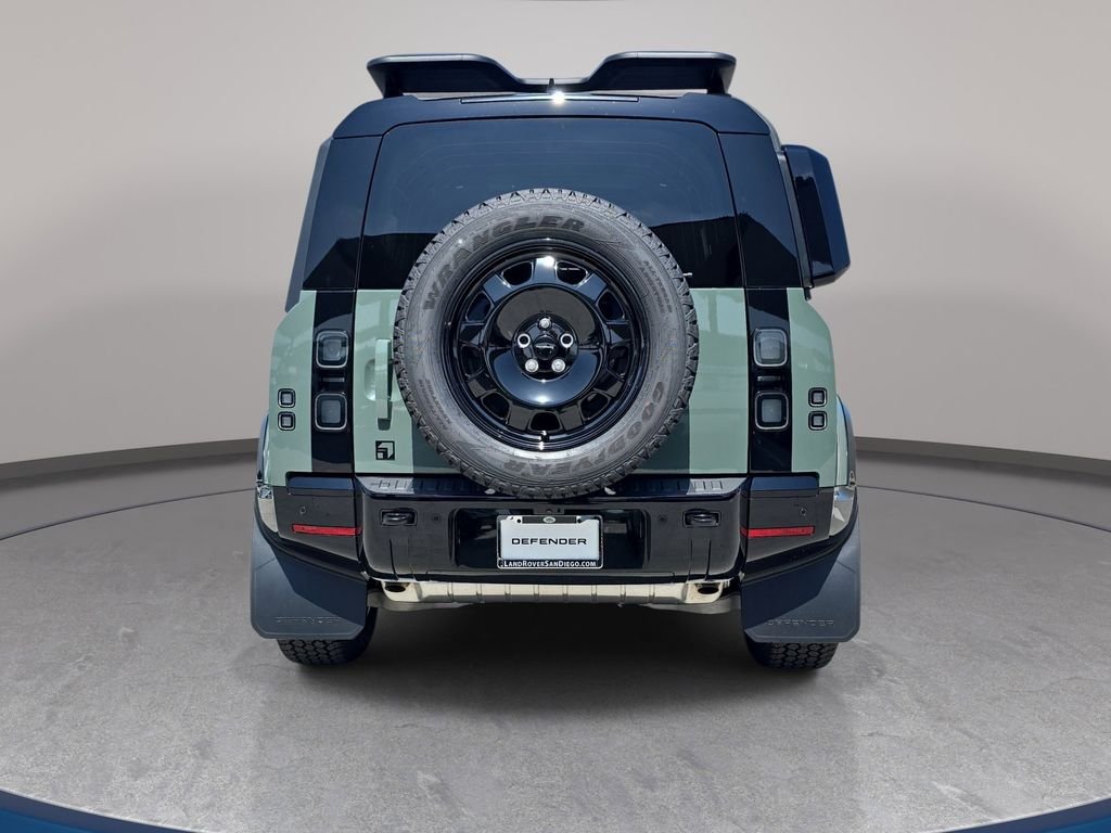 New 2026 Keswick Green Land Rover Trophy Edition Keswick image 6