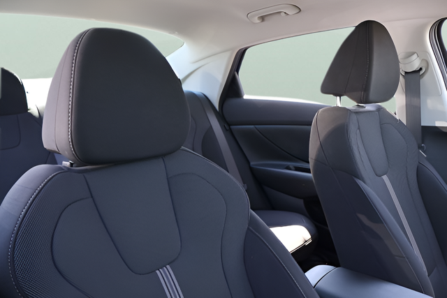 2026 Hyundai Elantra SE - Photo 16