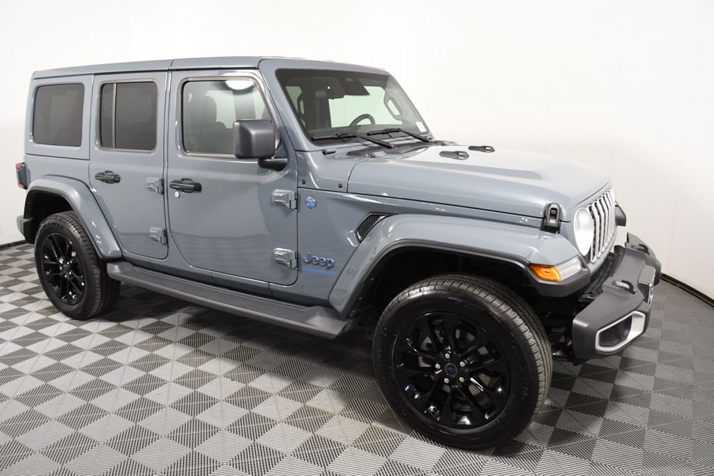 Used 2025 Anvil Clearcoat Jeep Sahara 4xe image 8