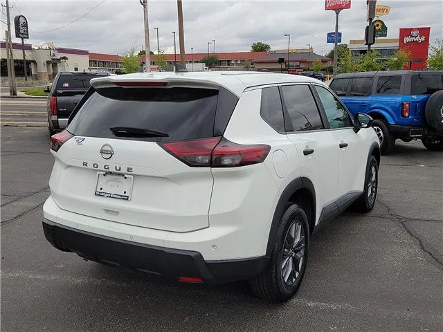 Used 2024 Glacier White Nissan S image 3