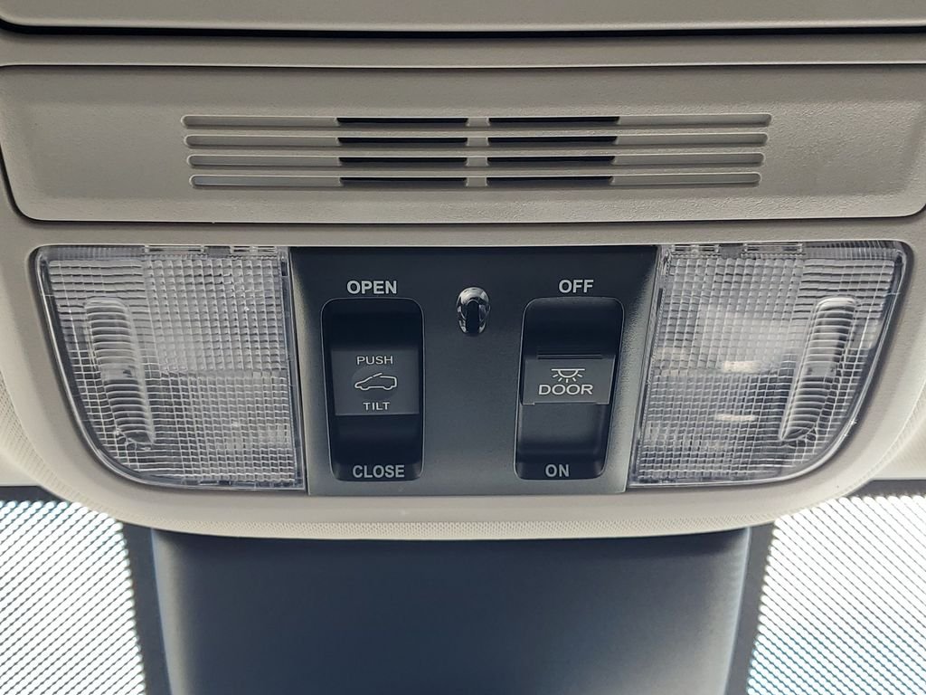 2025 Honda Odyssey EX-L - Photo 32