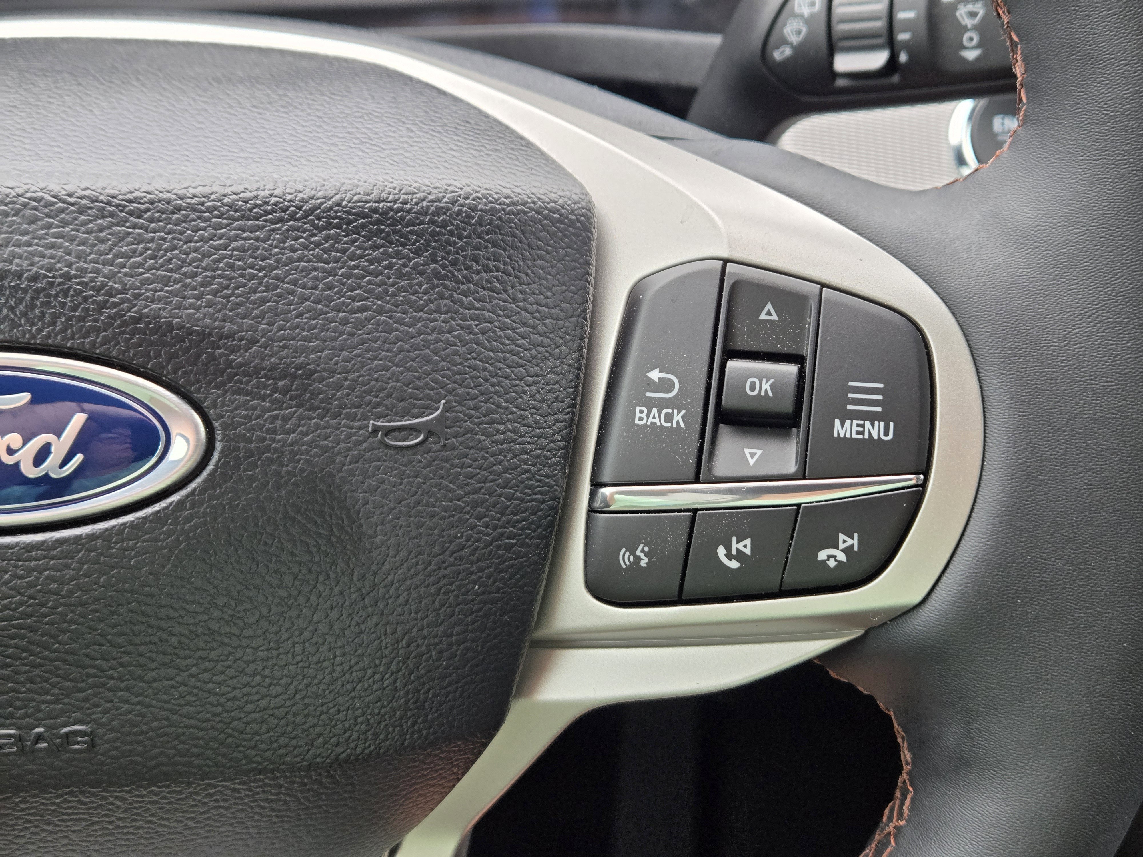 New 2026 Space White Metallic FORD Active image 25