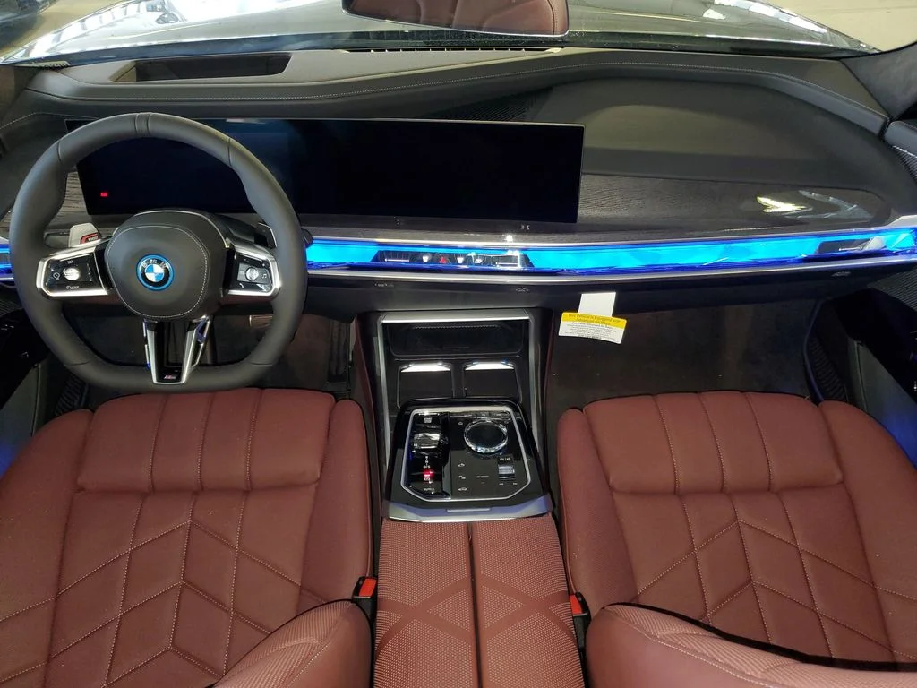 New 2026 Black Sapphire Metallic BMW 750e xDrive image 13