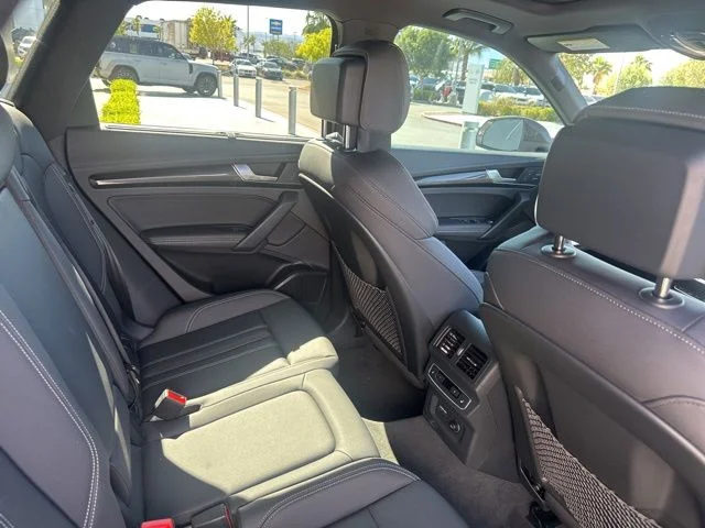 2023 Audi SQ5 Prestige's photo