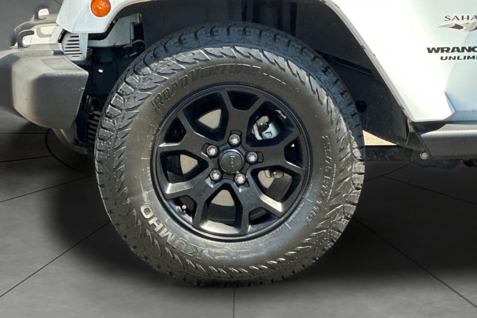 Used 2017 White Jeep Unlimited Sahara image 29