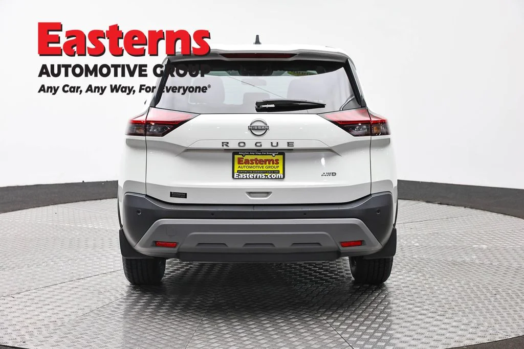 Used 2023 White Nissan S image 6