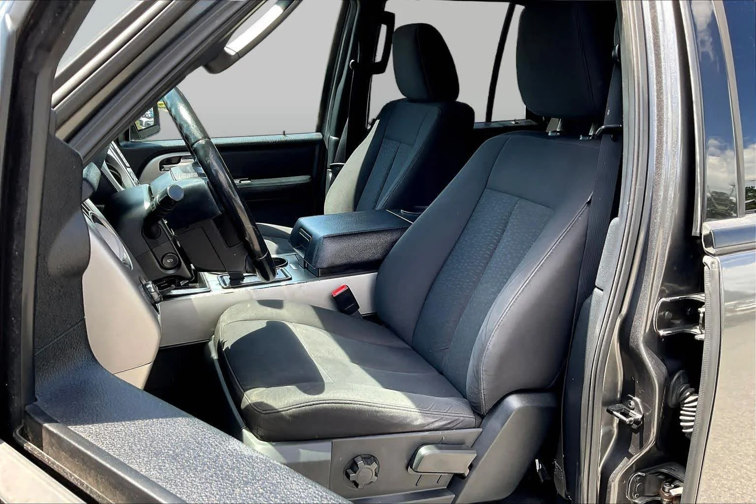 Used 2017 Magnetic Ford XLT image 8