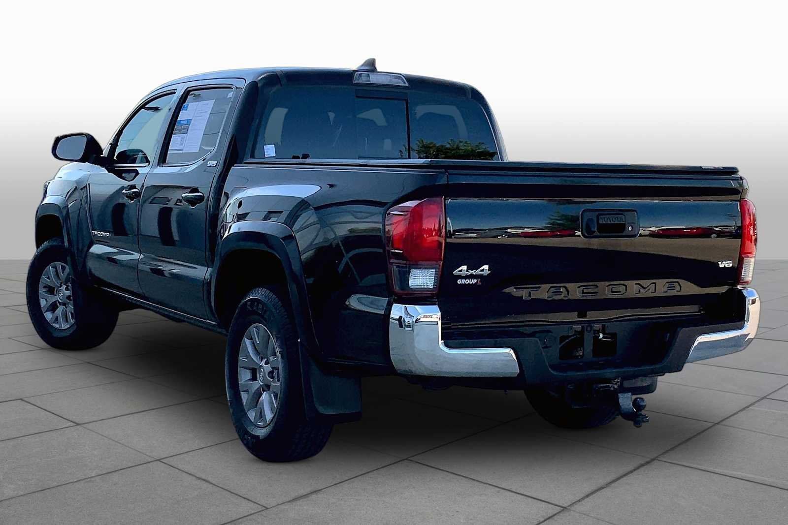 Used 2019 Midnight Black Metallic Toyota SR5 image 12