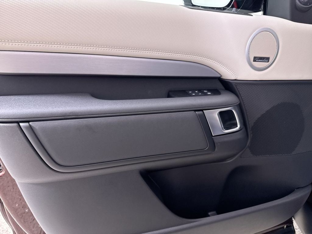 2026 Land Rover Discovery Gemini Edition - Photo 13