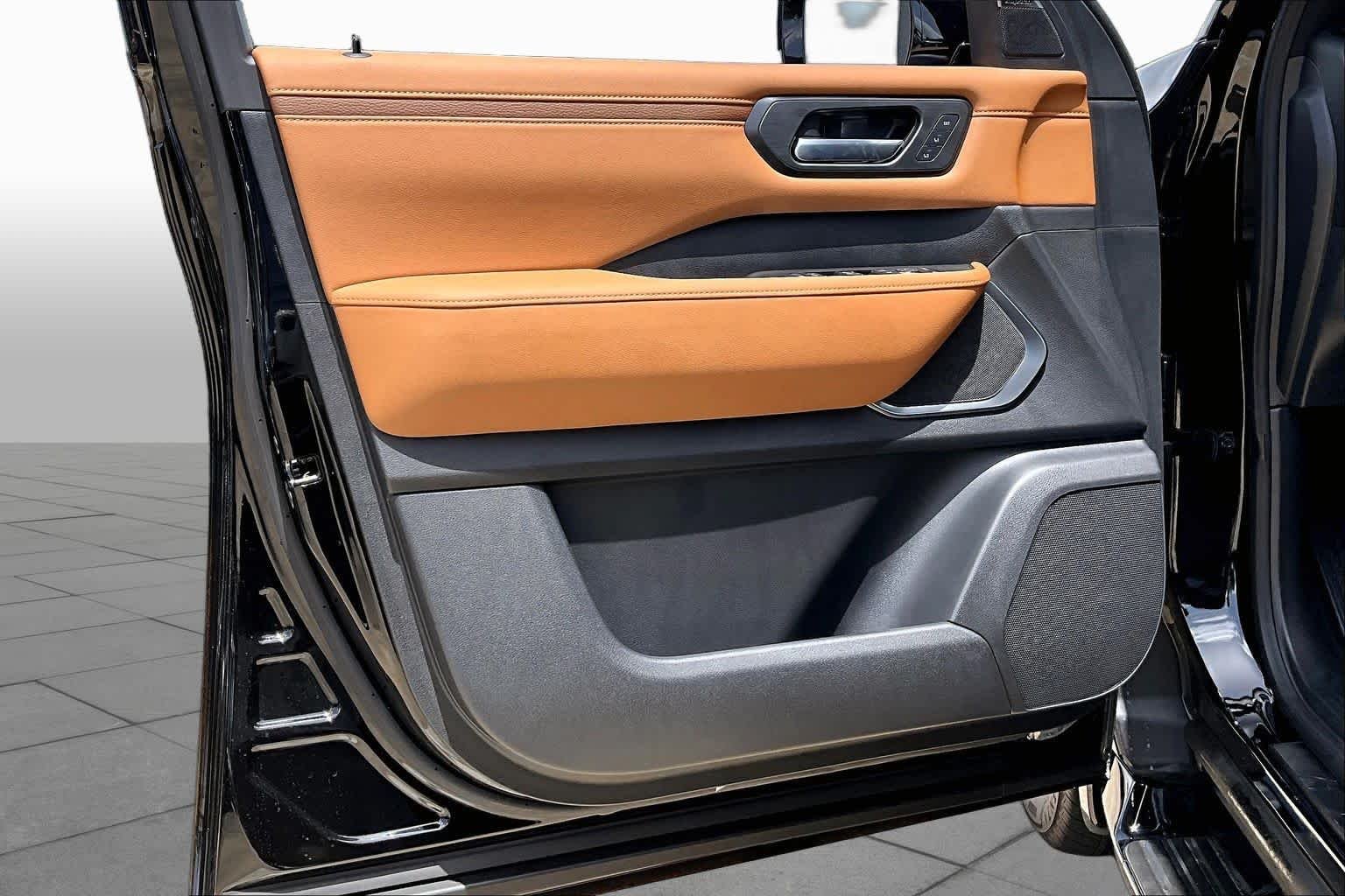 New 2026 Super Black Nissan Platinum Reserve image 16
