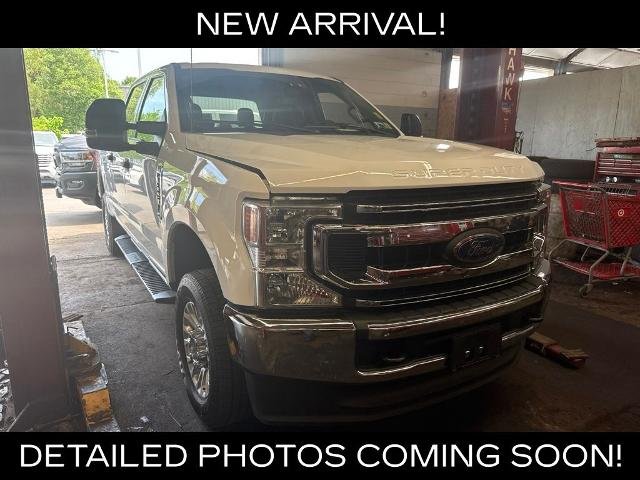 Certified Used 2022 Oxford White Ford XLT image 3