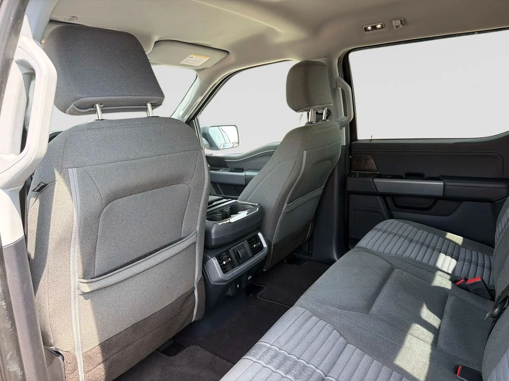 Used 2023 Atlas Blue Metallic Ford XLT image 15