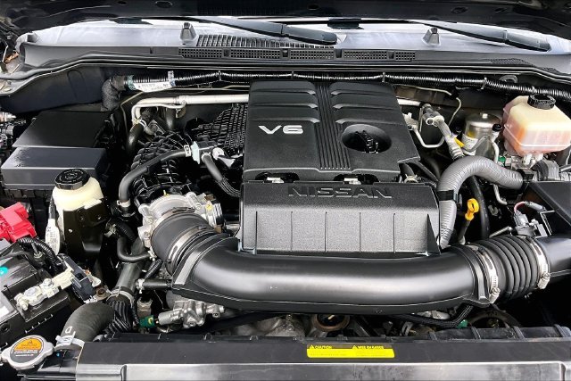 Used 2021 Gray Nissan SV image 7