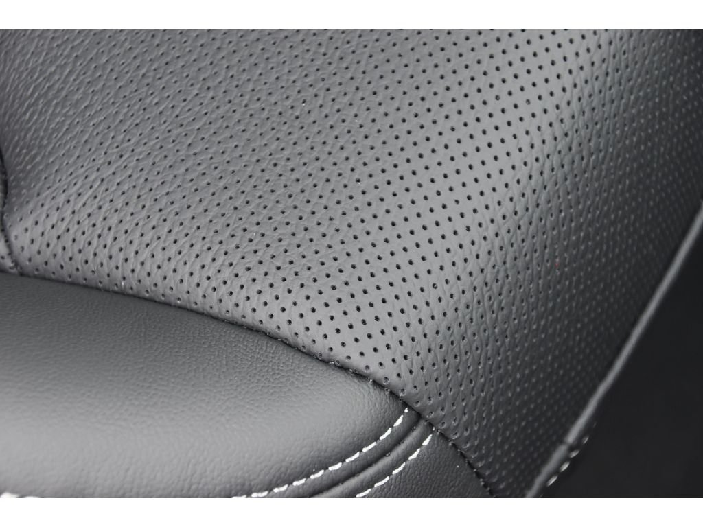 Used 2025 Gry Audi Premium Plus image 33