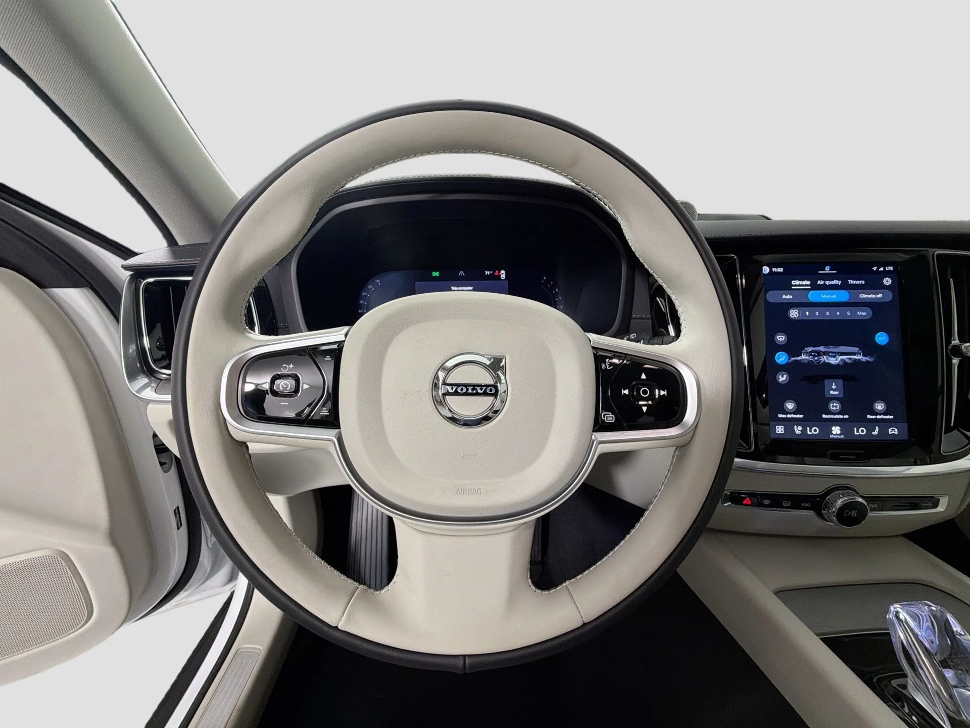New 2026 Crystal White Volvo Ultra image 11