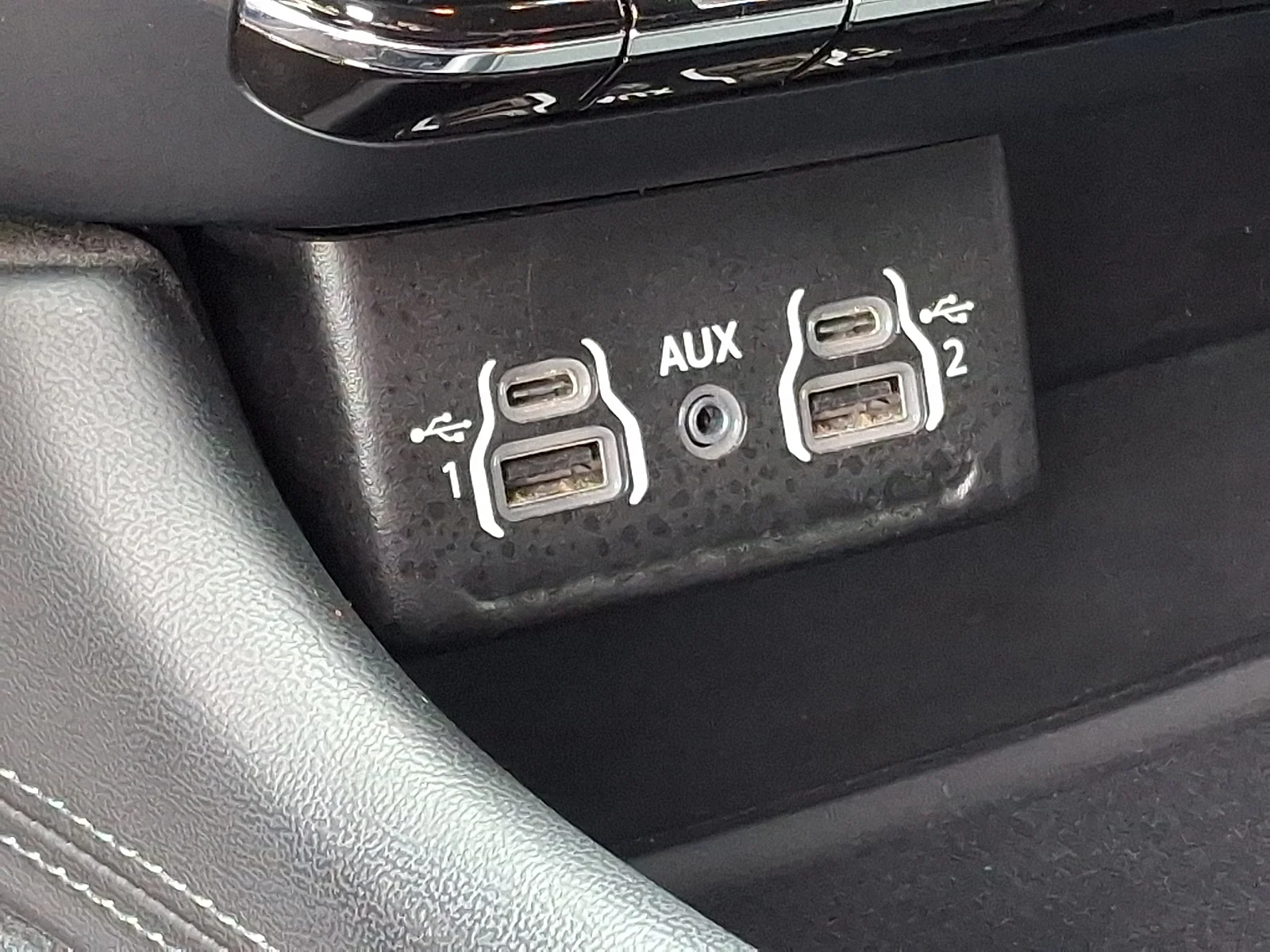 Used 2023 Red Dodge SXT image 24