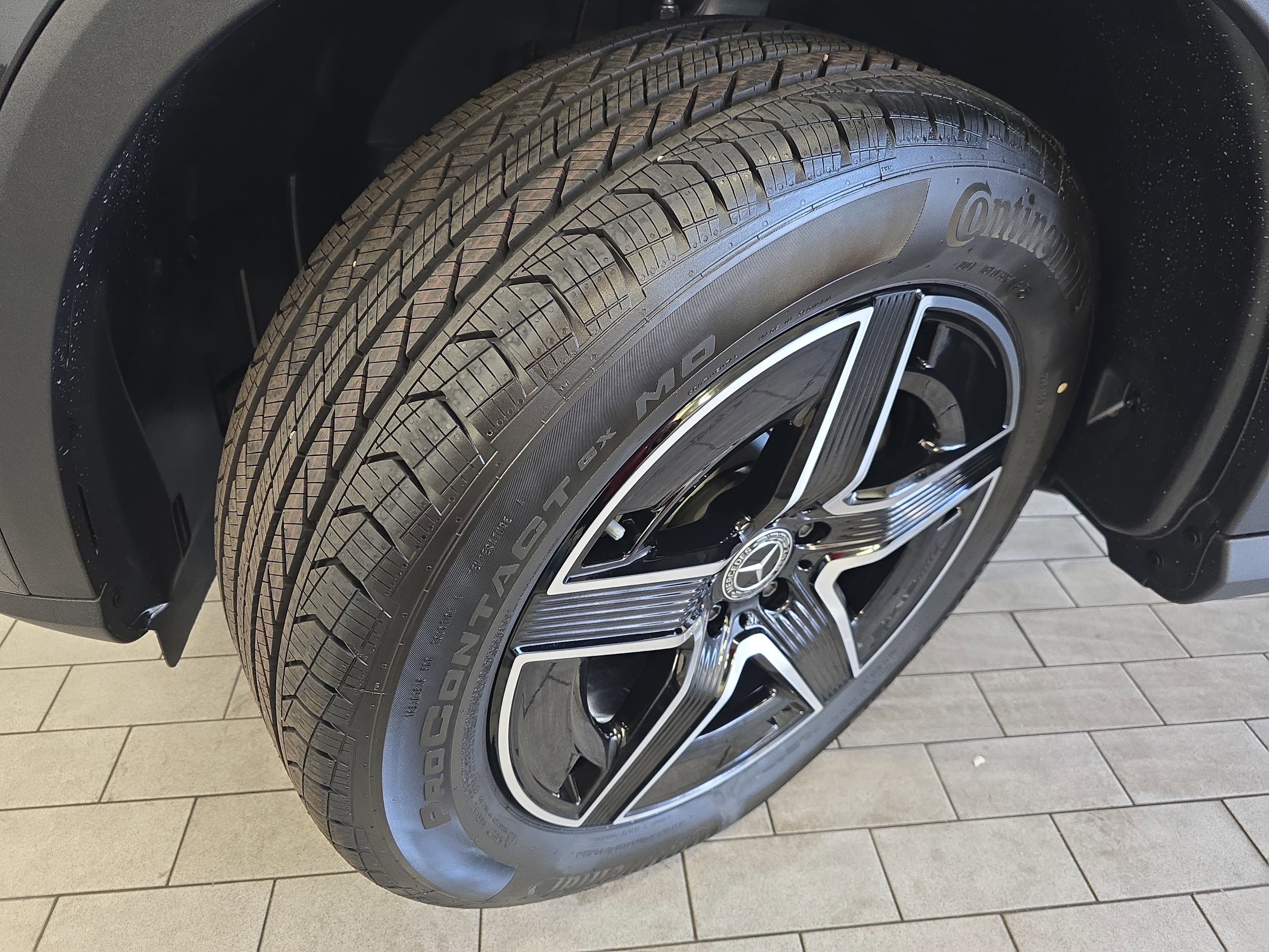 New 2026 Graphite Grey Metallic Mercedes-Benz GLC300 image 34