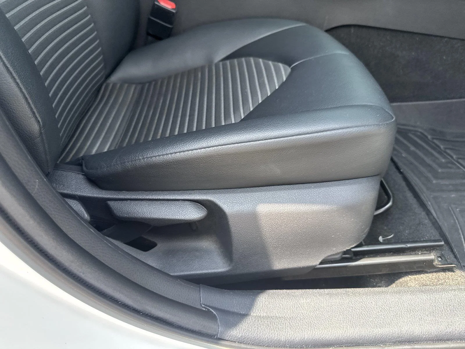 Used 2021 Super White Toyota SE Nightshade image 36