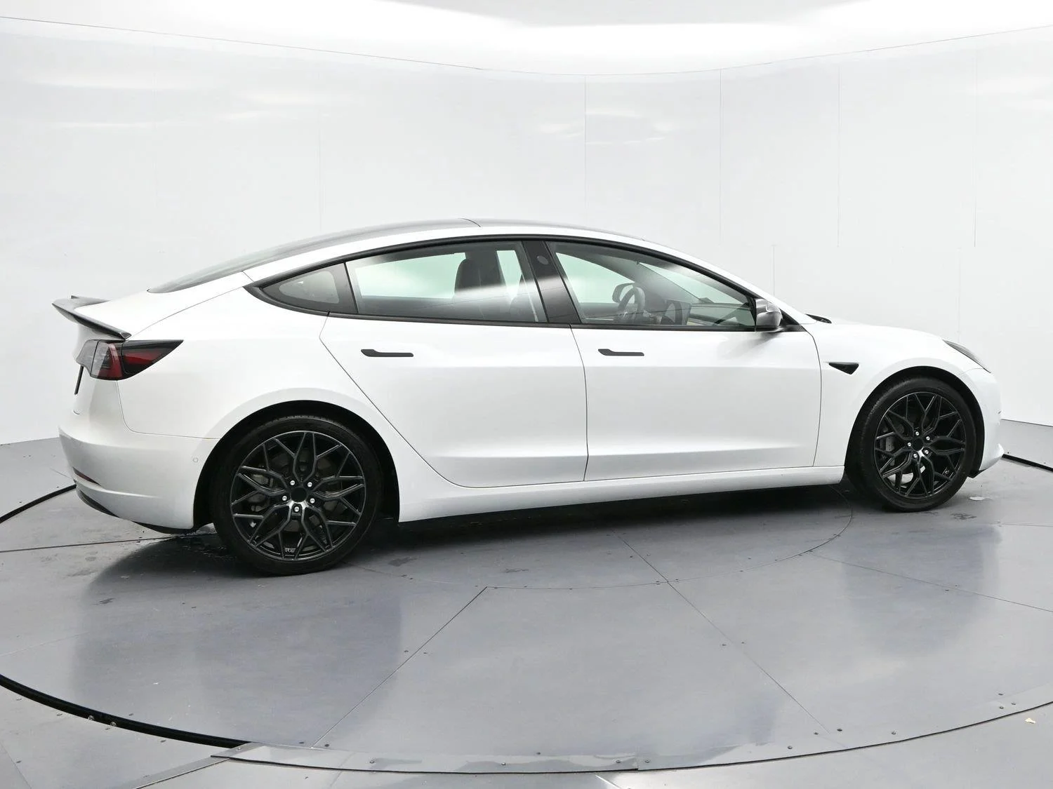 Used 2021 Pearl White Multi-coat Tesla Standard Range Plus image 8