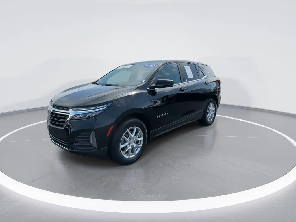 Used 2022 Black Chevrolet LT image 4